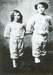 Бабушка Эдит Пиаф Луиза  в возрасте 17 лет (справа). Фотография конца XIX века.